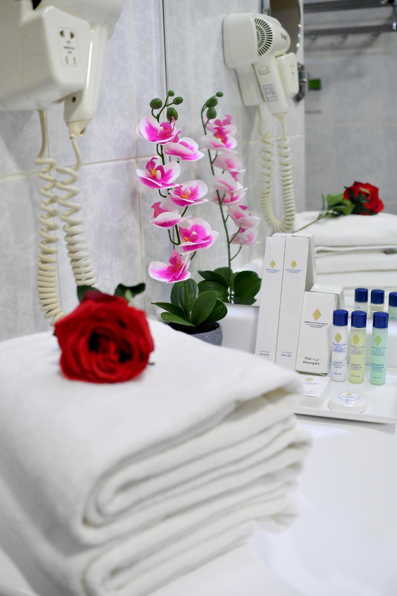 Nejoum Al Emarat Hotel Шарджа Екстериор снимка