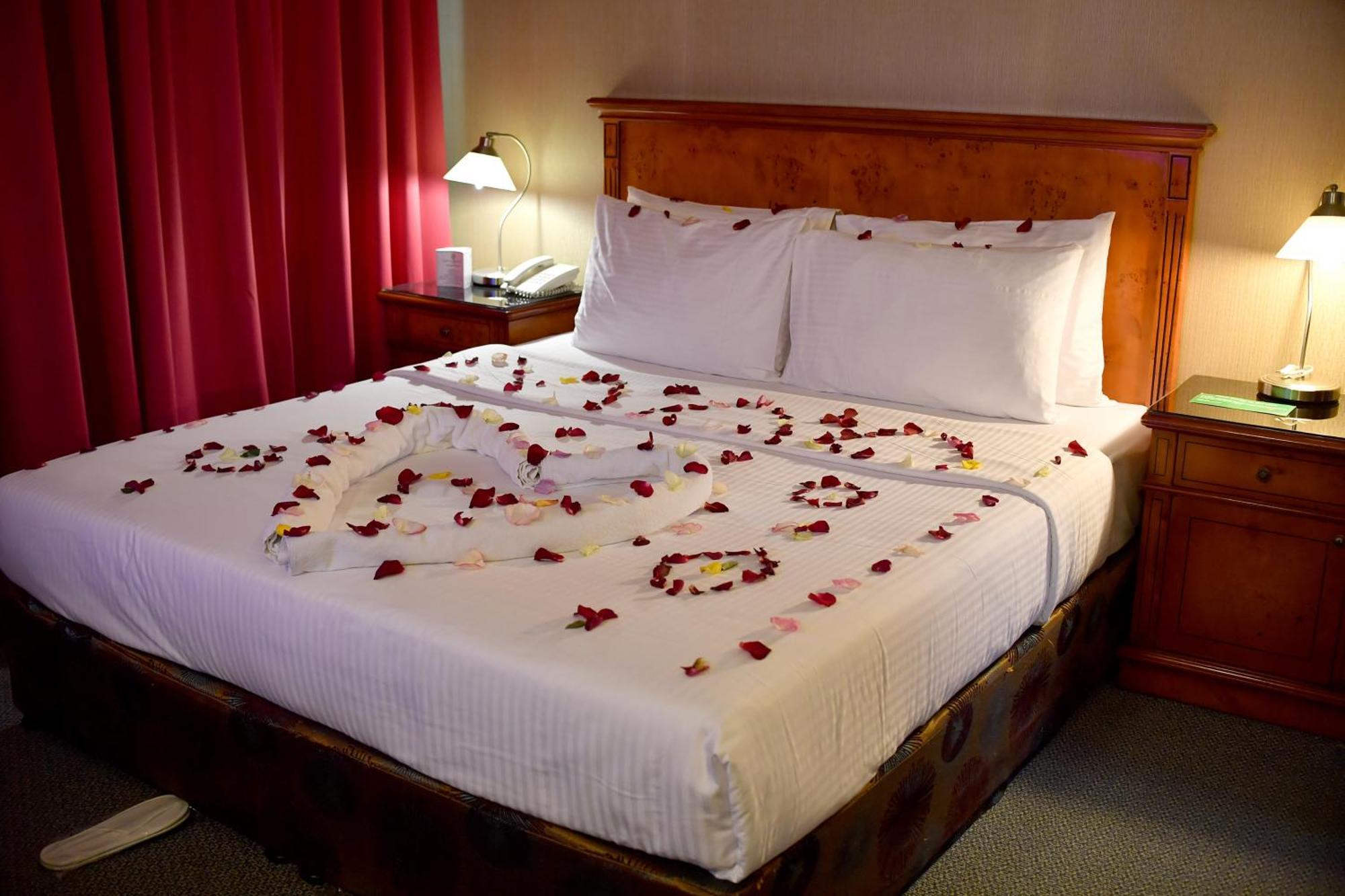Nejoum Al Emarat Hotel Шарджа Екстериор снимка