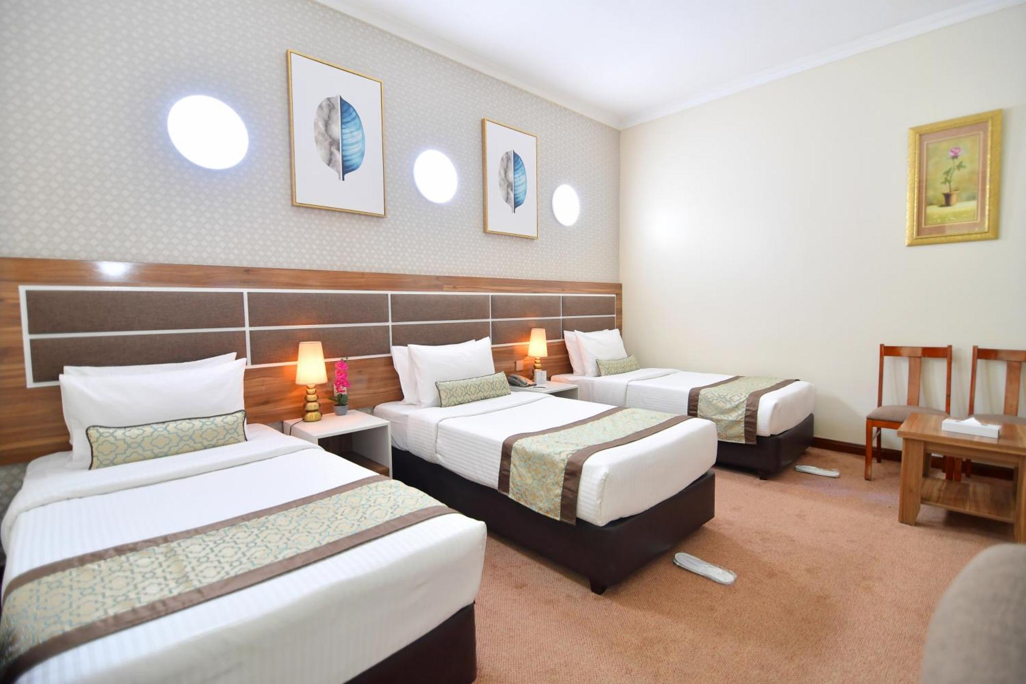 Nejoum Al Emarat Hotel Шарджа Екстериор снимка
