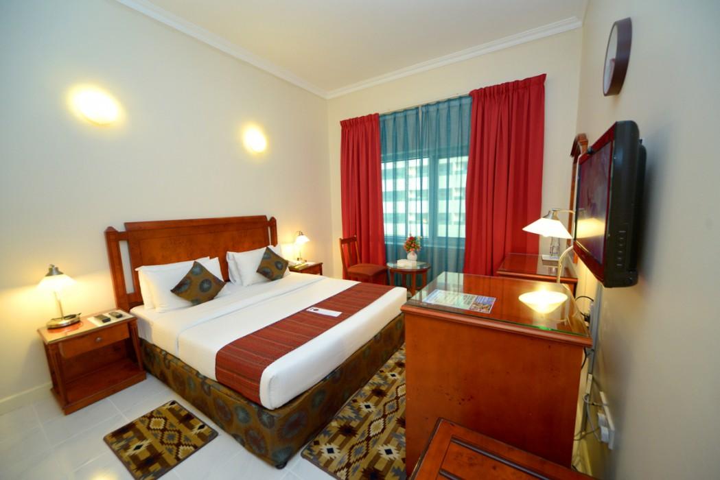 Nejoum Al Emarat Hotel Шарджа Екстериор снимка